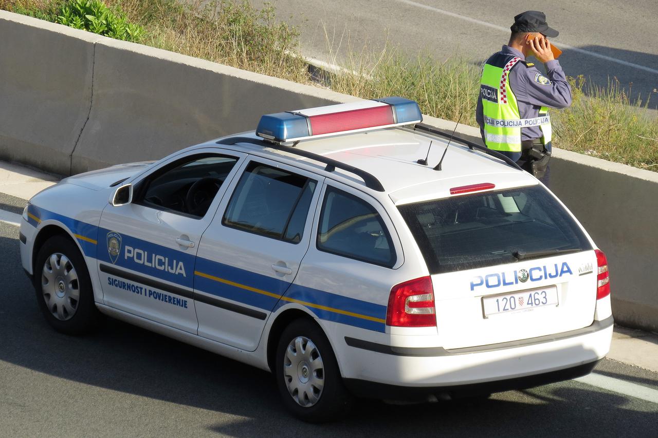 policija