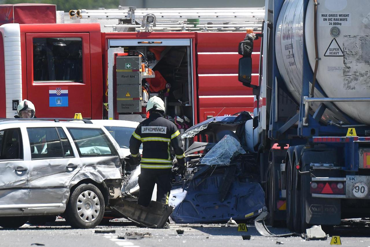 Koprivnica: U sudaru teretnjaka i tri auta poginula jedna osoba