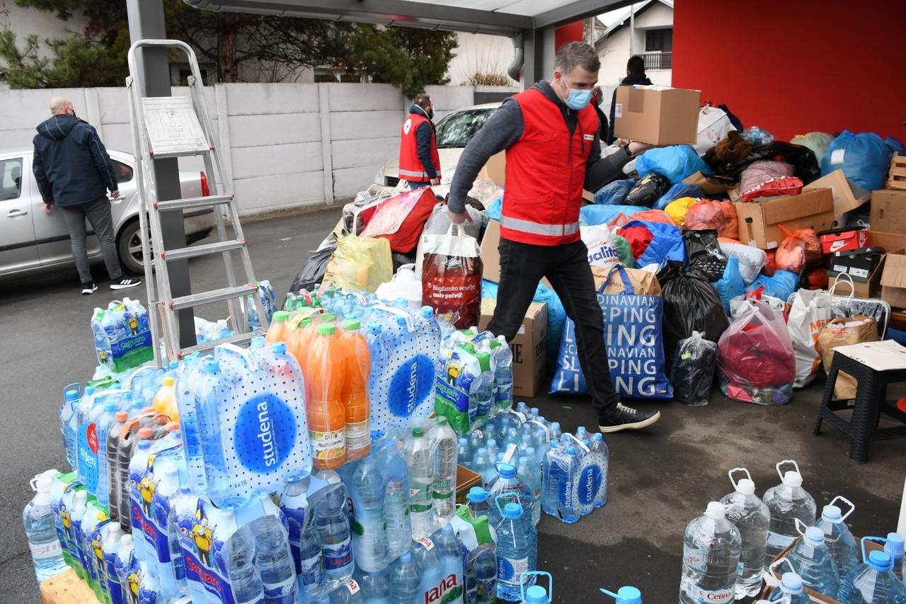 Bjelovar: Volonteri Crvenog križa srcem su uz stradale žitelje uslijed razornog potresa