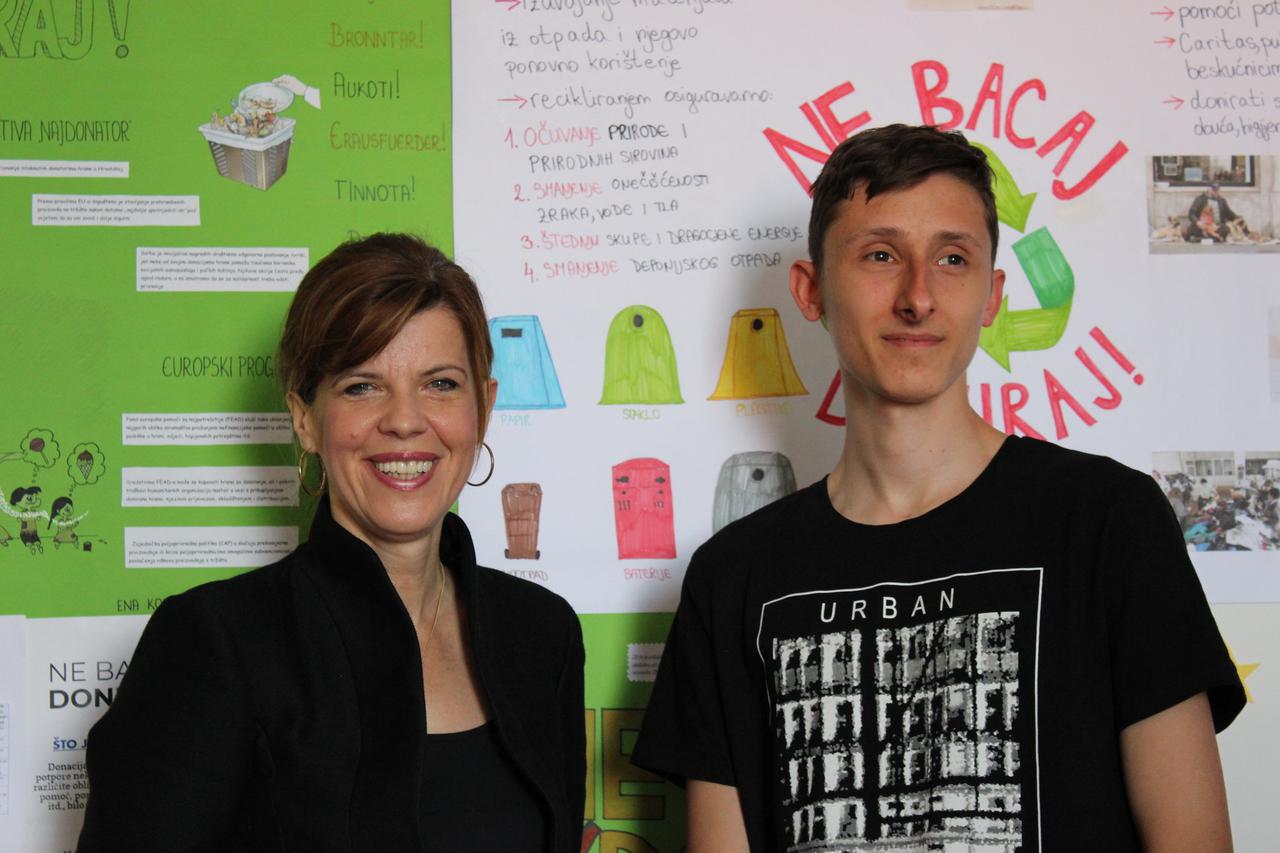 Mirku Tivanovcu nagradu je uručila Biljana Borzan, koja je i pokrenula inicijativu Najdonator