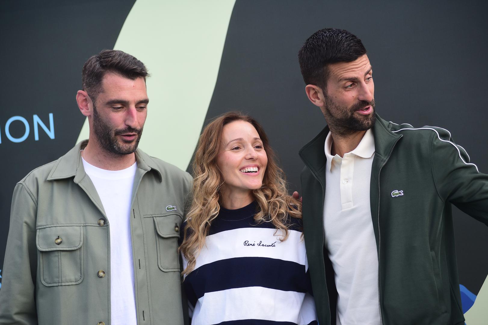 Novak Đoković je tijekom boravka u Beogradu otvorio preuređene teniske terene u Bloku 23, gdje je i sam nekada trenirao.