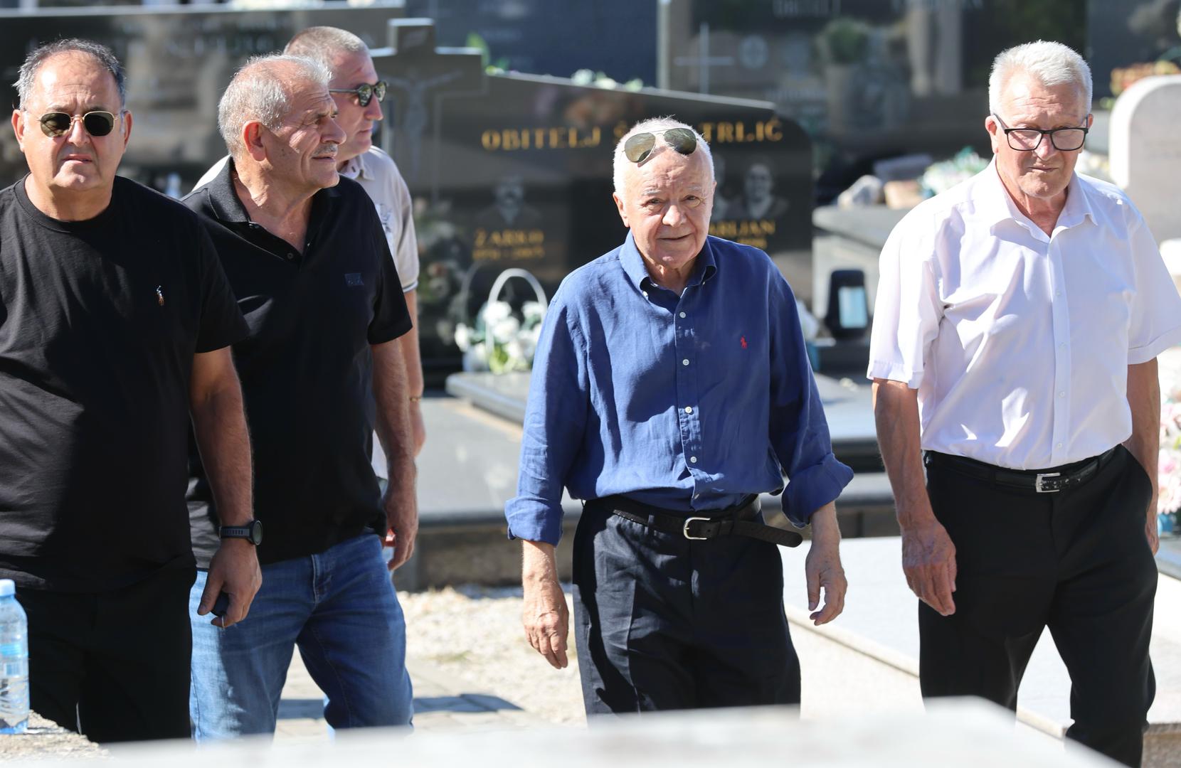Gudelj je tijekom karijere stekao poštovanje suigrača, protivnika i navijača, a njegova prerano prekinuta igračka priča ostala je jedna od najpoznatijih u povijesti splitskog kluba. Brojni okupljeni još su jednom pokazali koliko je značio Hajduku, Splitu i hrvatskom nogometu.
