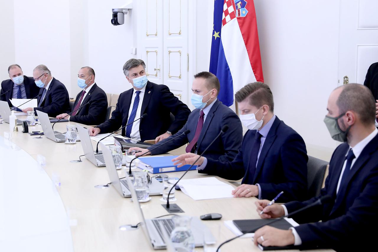 Zagreb: Na sjednici Vlade RH raspravljano o rekordnom broju oboljelih od koronavirusa