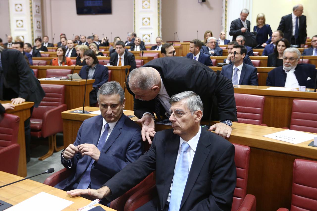 03.12.2015., Markov trg, Zagreb - Odrzana je prva konstituirajuca sjednica osmog saziva Hrvatskog sabora. Tomislav Karamarko, Zeljko Reiner, Ivan Suker. Photo: Zeljko Lukunic/PIXSELL