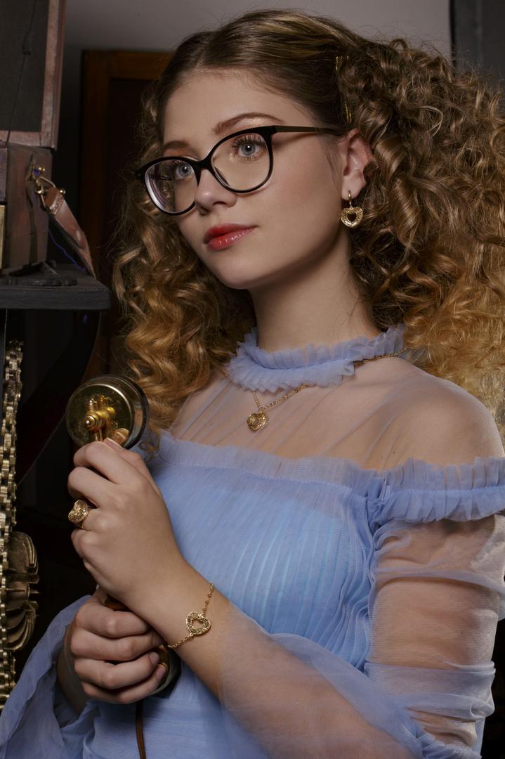 Zlatna ogrlica_3490kn_zlatne nausnice_3090kn_zlatna narukvica_2290kn_zlatni prsten_2990kn_Zaks