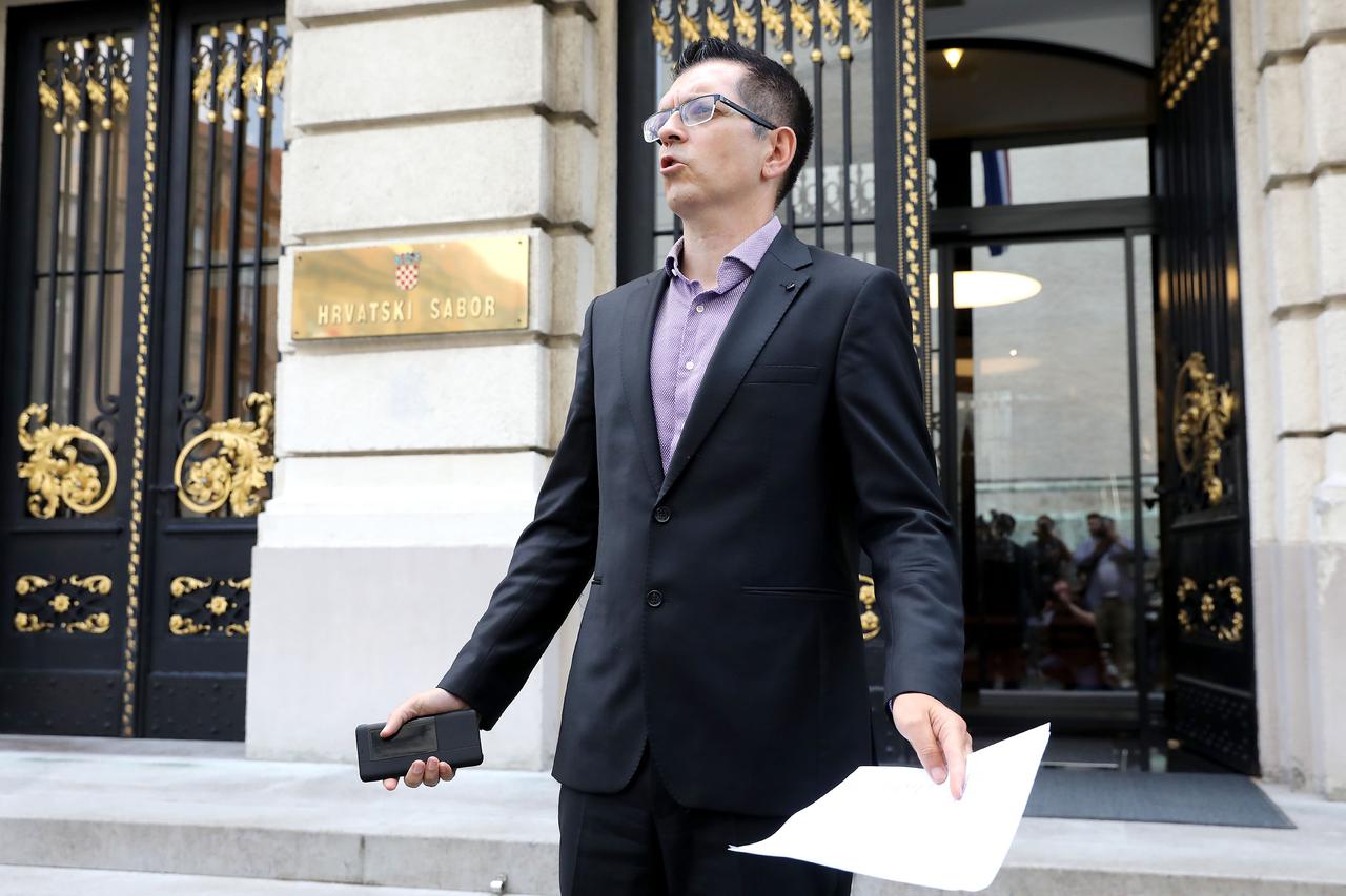 Zagreb: Branimir Bunjac obratio se medijima i komentirao stanje u ŽĆivom zidu