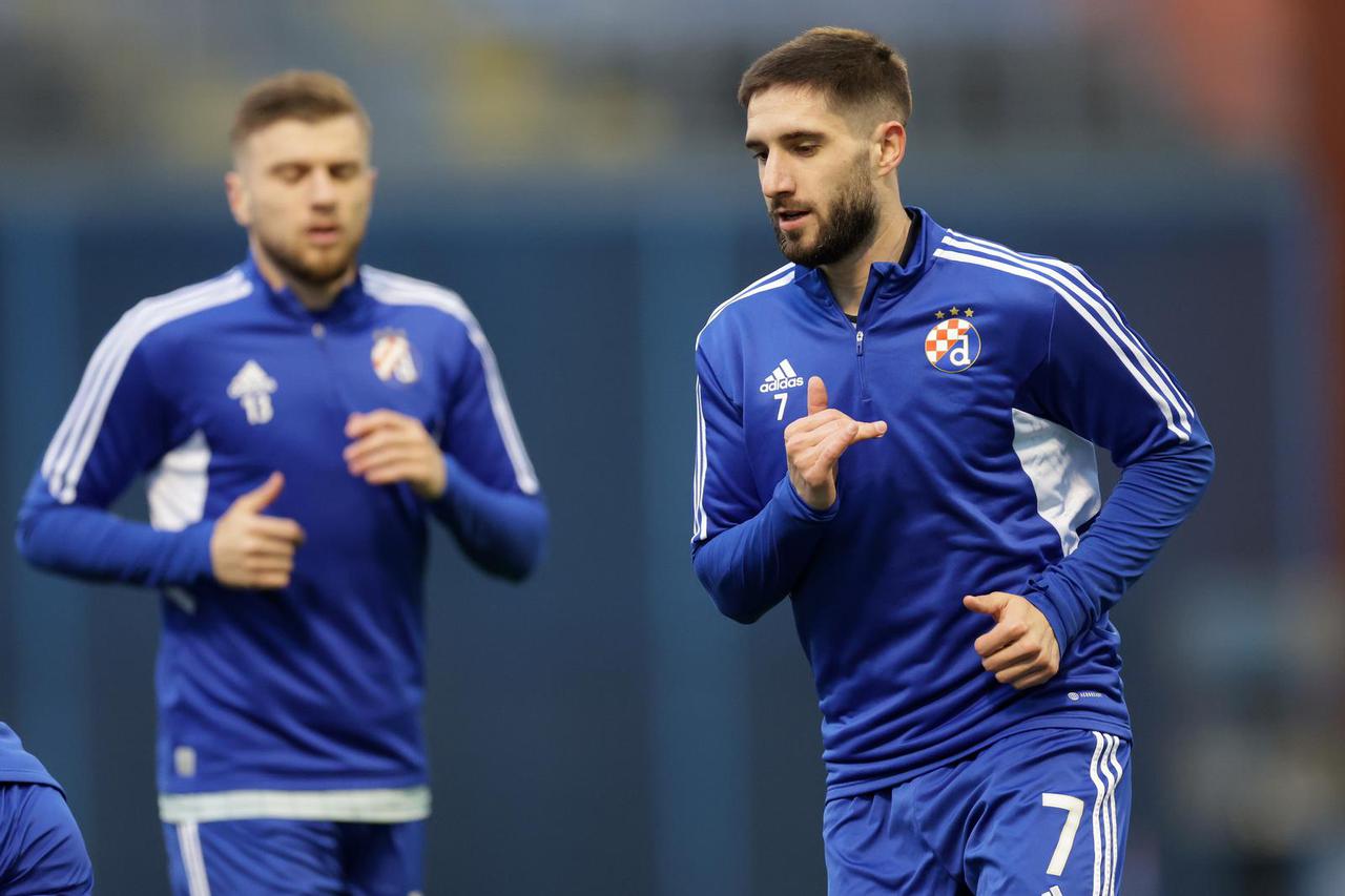 Zagreb: Zagrijavanje igra?a uo?i utakmice GNK Dinamo - NK Slaven Belupo