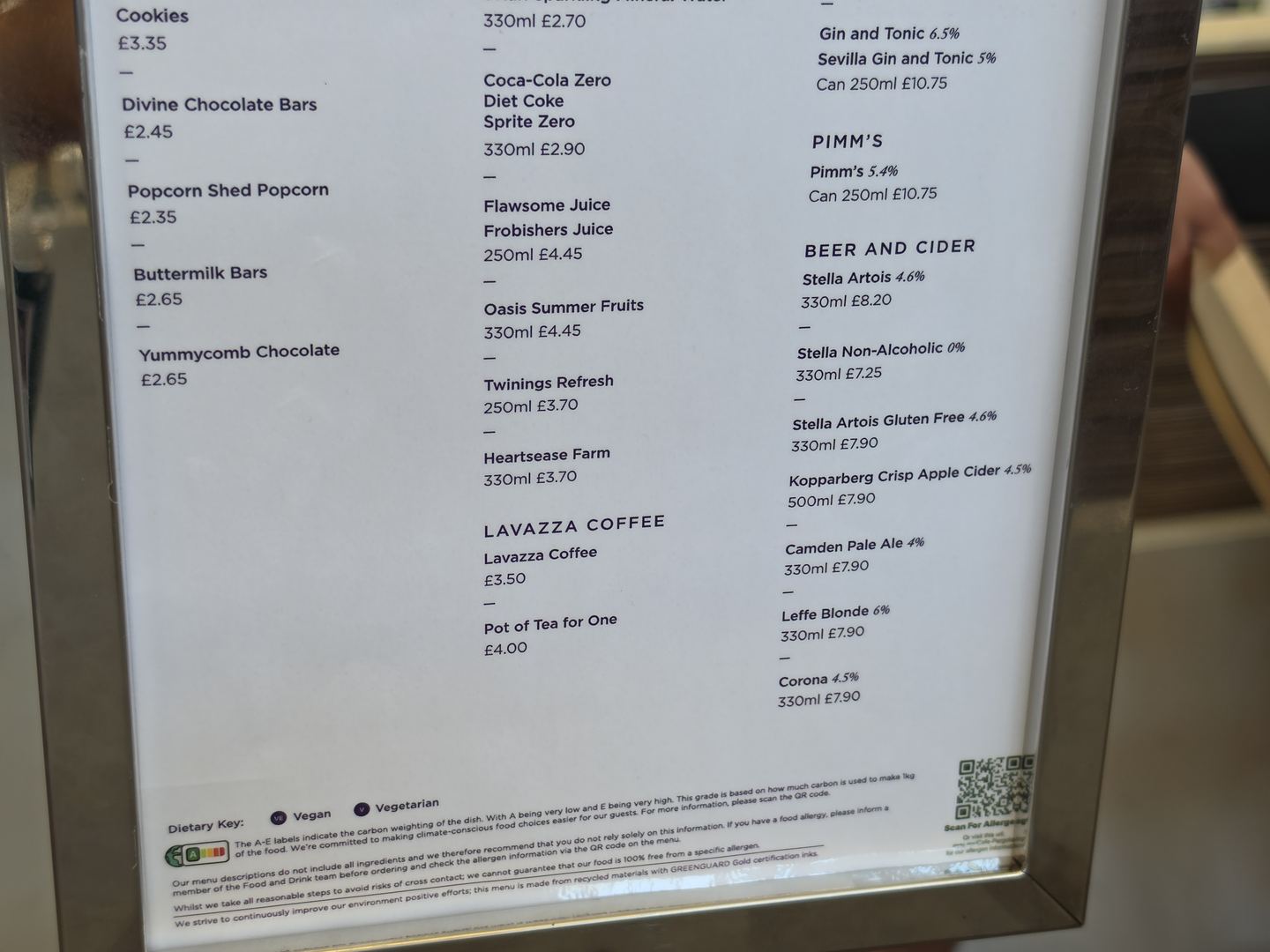 U ponudi su i druge vrste piva, poput Camden Eazy IPA i Camden Pale, čija je cijena 8,90 funti, koliko stoji i popularni cider Kopparberg. Bezalkoholna verzija Stelle Artois nešto je jeftinija i košta 8,30 funti, dok je pivo bez glutena u boci dostupno za 7,90 funti