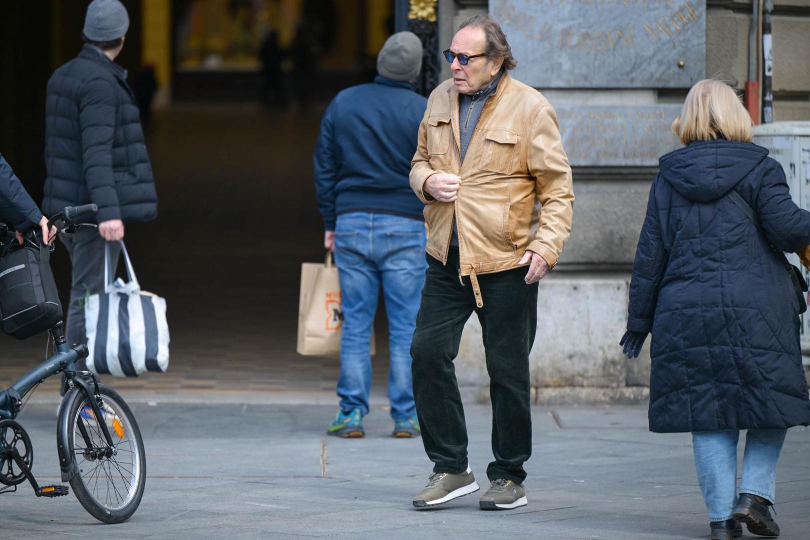 Među njima smo mogli primijetiti glazbenicu, pjevačicu, glumicu i influencericu Nives Celzijus koja je istaknula svoje atribute. Bile su tu i njezine kolegice Ivana Lovrić i Đana Smajo, kao i Miro Ungar te brojni drugi.