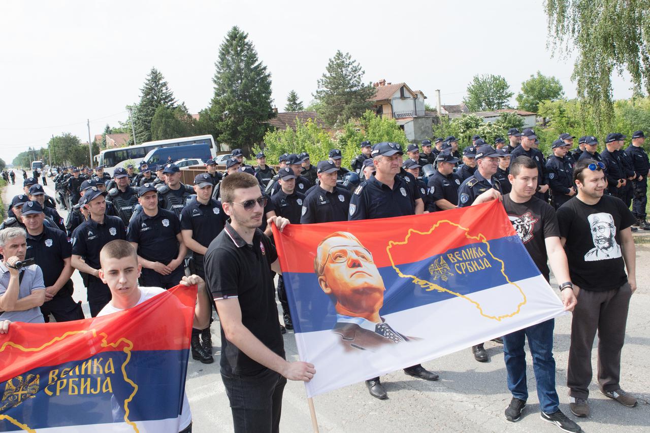 Šešelj pokušao ući u Hrtkovce