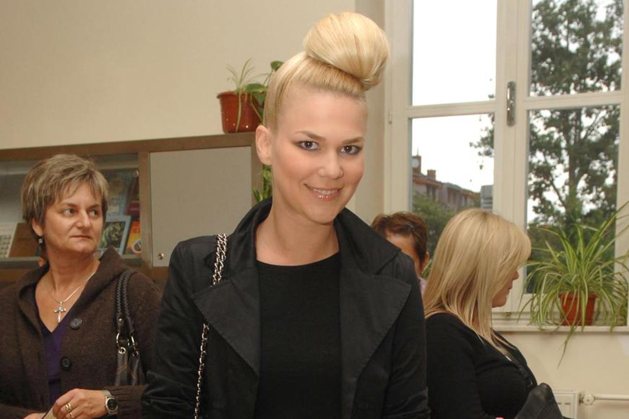 Zagreb: Luka Nižeti? oduševio gledatelje u predstavi Aladin