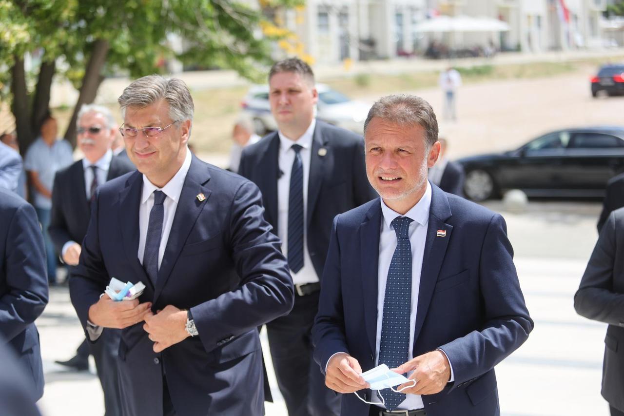 Knin: Sveta misa za Domovinu u crkvi Gospe Velikog Hrvatskog Krsnog Zavjeta