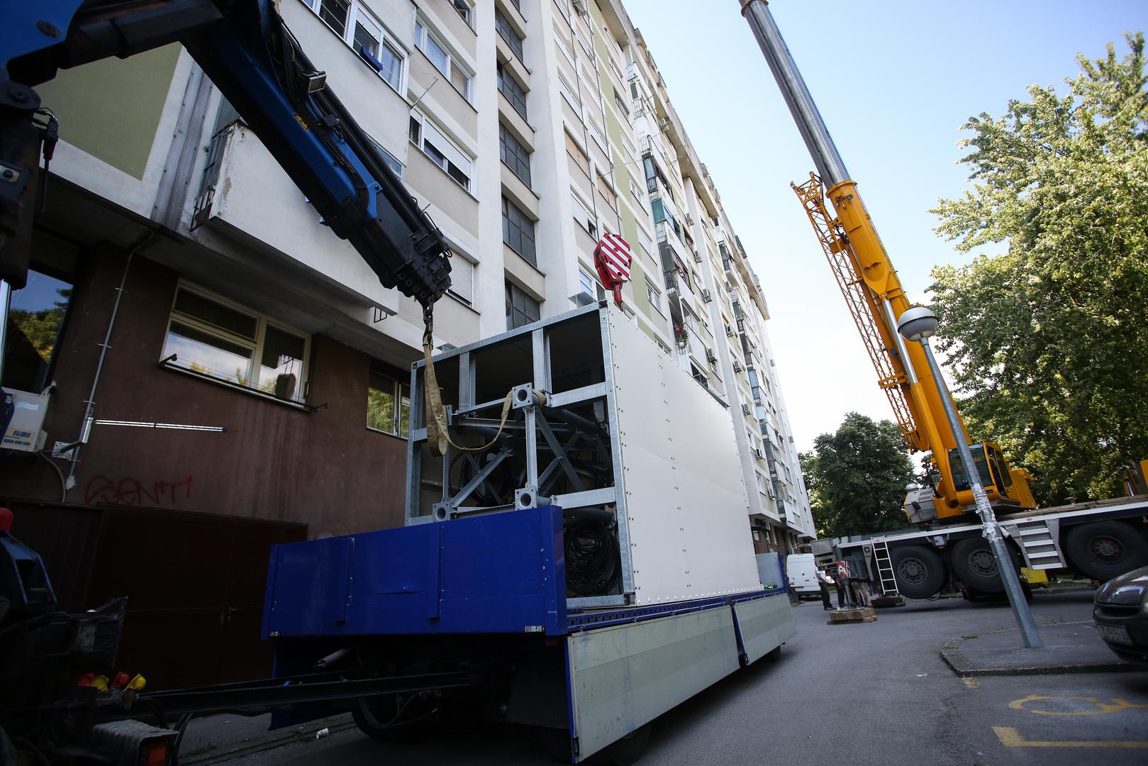 11.08.2021., Zagreb - Stanari zgrade u Alabaharijevoj ulici pobunili su se protiv postavljanja repetitora na vrh njihove zgrade. Photo: Zeljko Hladika/PIXSELL