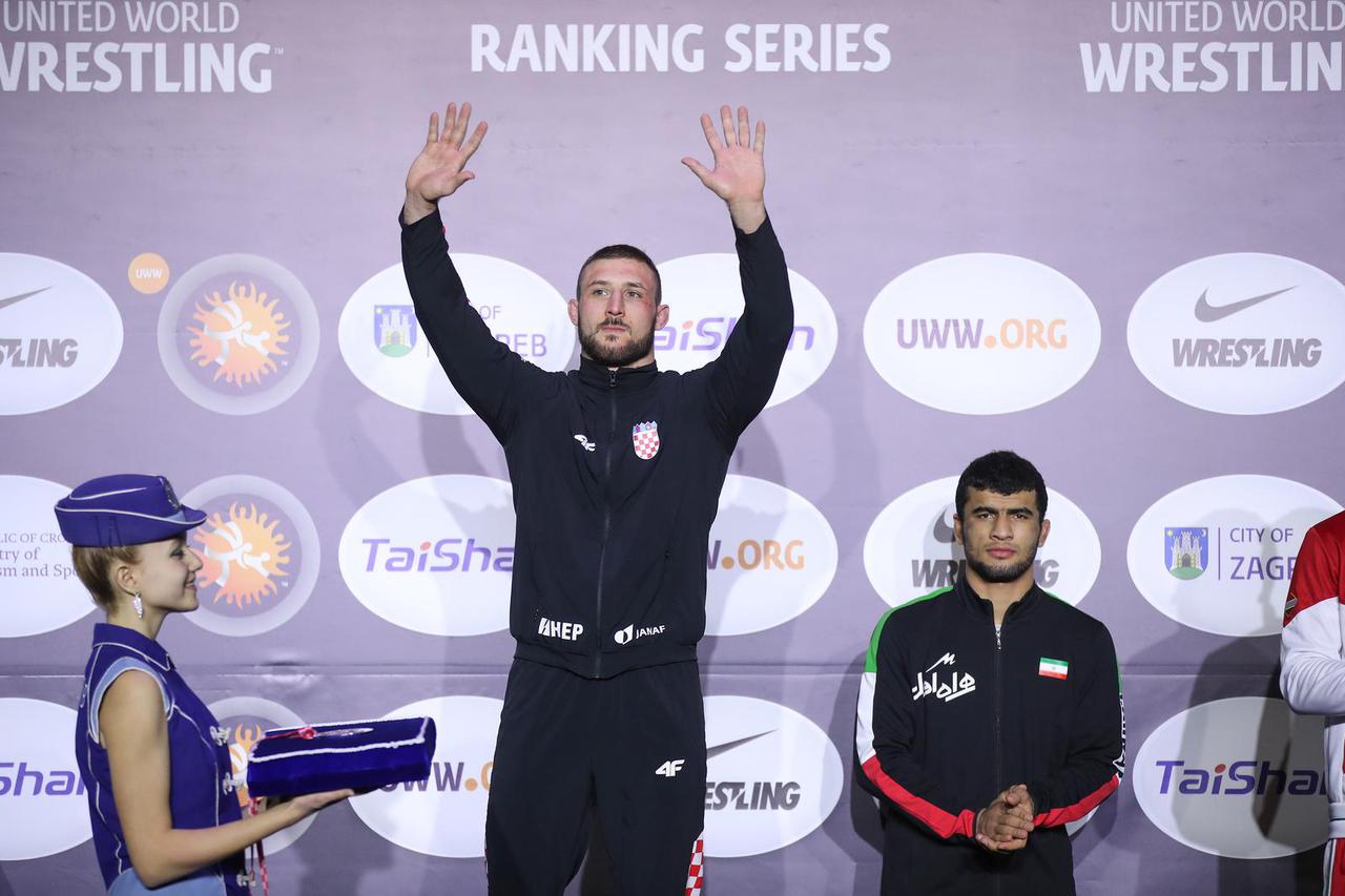 UWW Grand Prix Ranking Series Zagreb Open, dodjela medalja u kategoriji 82 kg, Filip Šačić osvojio srebo