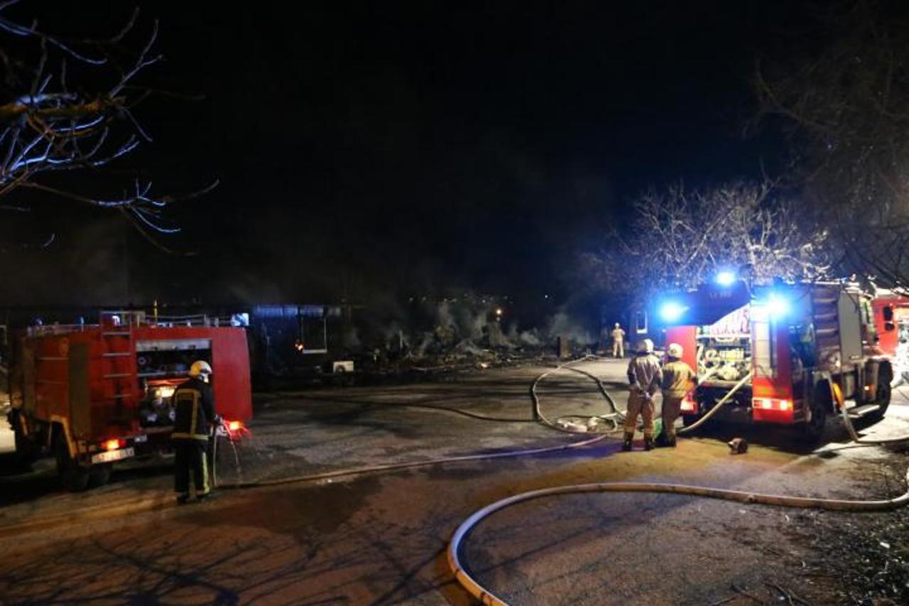 PIS,Split,barake,požar