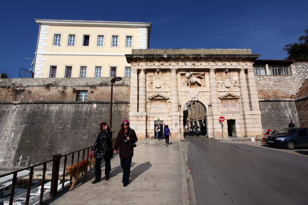 Zadar: Sunce obasjalo grad i izmamilo gra?ane na ulicu