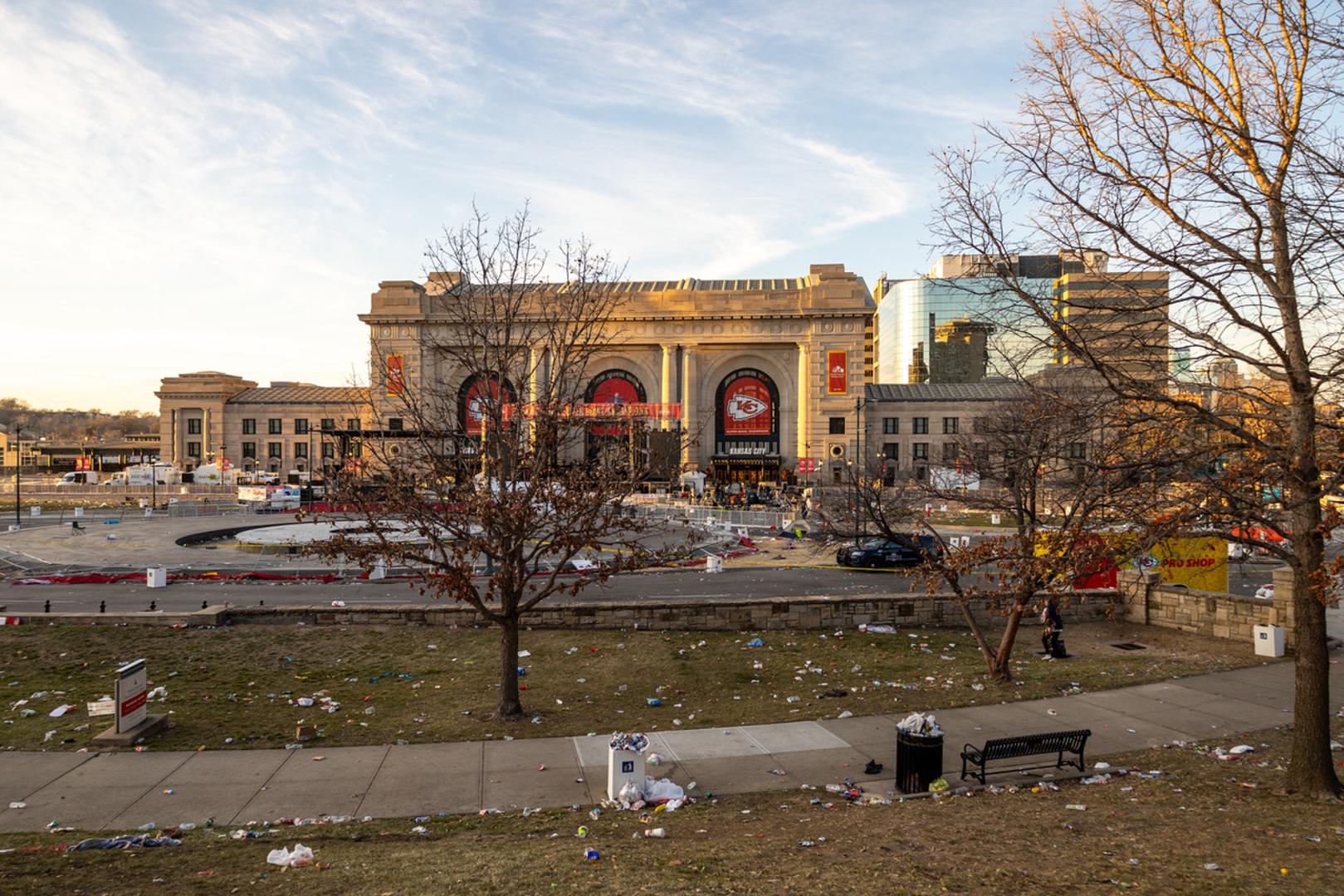 (240215) -- KANSAS CITY, Feb. 15, 2024 (Xinhua) -- This photo taken on Feb. 14, 2024 shows the site following a shooting in Kansas City, Missouri, the United States. At least one person was killed and 22 were injured as gunfire erupted during the Kansas City Chiefs' Super Bowl victory parade in Kansas City, U.S. state of Missouri, Stacey Graves, chief of the Kansas City Missouri Police Department, said at a news conference on Wednesday afternoon. (Photo by Robert Reed/Xinhua) Photo: Robert Reed/XINHUA