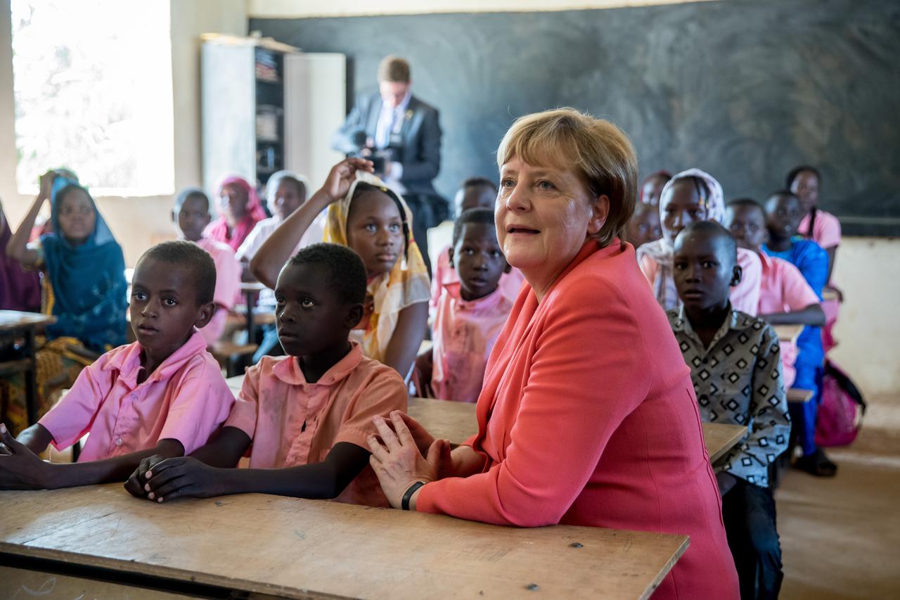 “Ekonomski je razvoj ključan za kontinent na kojem je toliko mladih ljudi”, tvrdi njemačka kancelarka Merkel