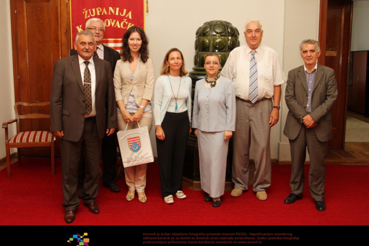 '04.09.2012., Karlovac - Zupan karlovacke zupanije Ivan Vucic sa suradnicima primio Nikolinu Tomasevic koja ce u sklopu programa razmjene mladih-program Eurodyssee kao prva iz karlovacke zupanije radi