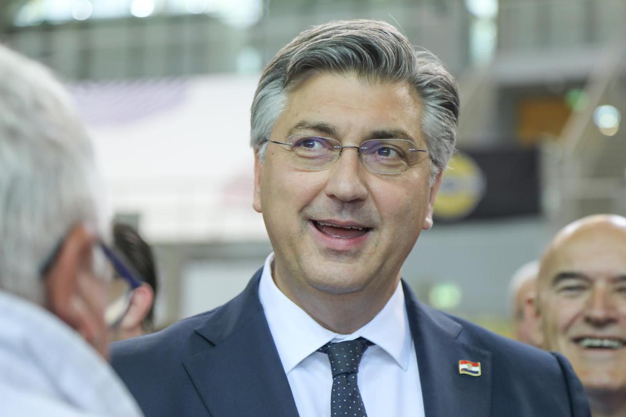 Poreč: Predsjednik Vlade Andrej Plenković obišao je Međunarodnu izložbu vina i vinske opreme "Vinistra"