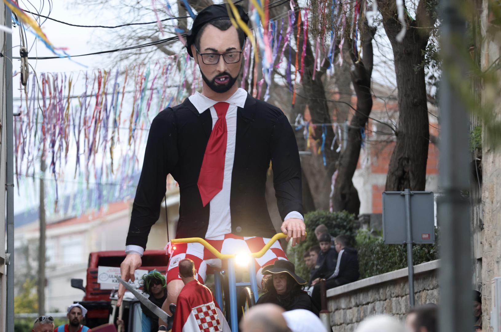 Tomašević je proglašen "Krivcem za sve nedaće".
