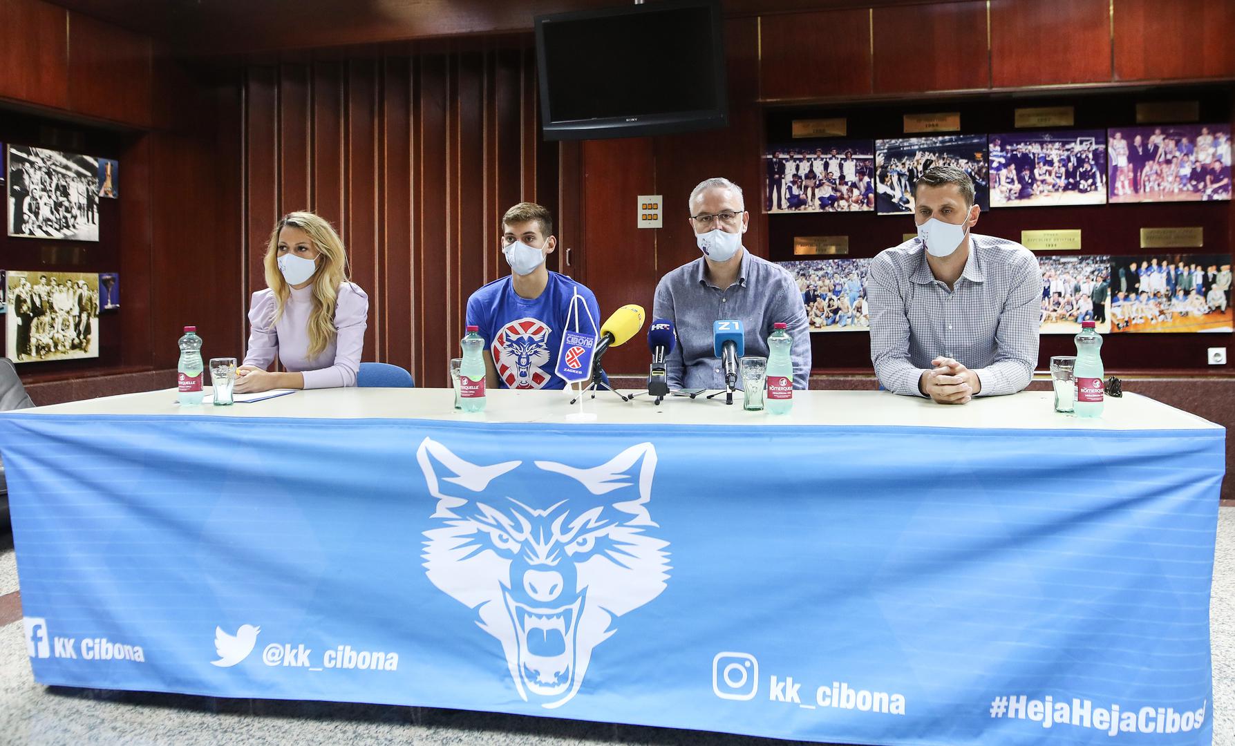 24.09.2020.Zagreb -  Konferencija za medije KK Cibone  na kojoj su trener Ivan Velic i sportski direktor Marin Rozic predstavili novog kapetana momcadi Roka Prkacina.Photo: Zeljko Lukunic/PIXSELL