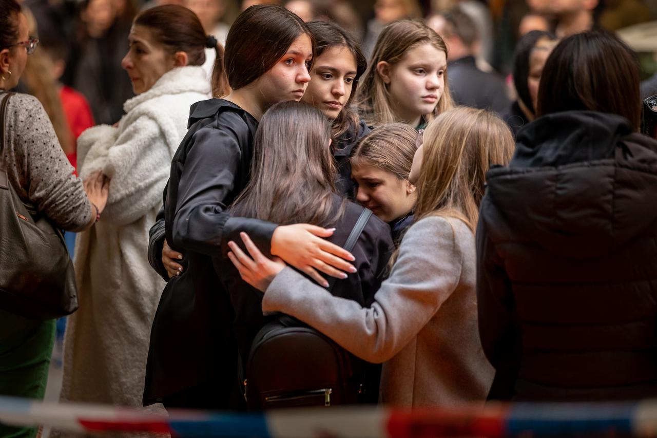 одевалось студенчество по нищенски. голодный студент фото. общежитие приколы. нищие с протянутой рукой. одевалось студенчество по нищенски.