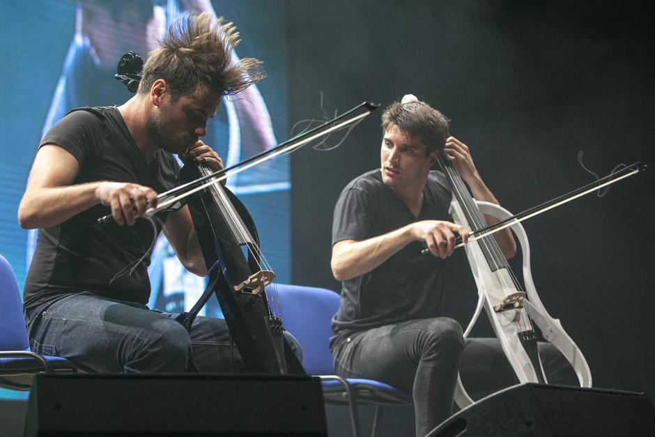 2cellos