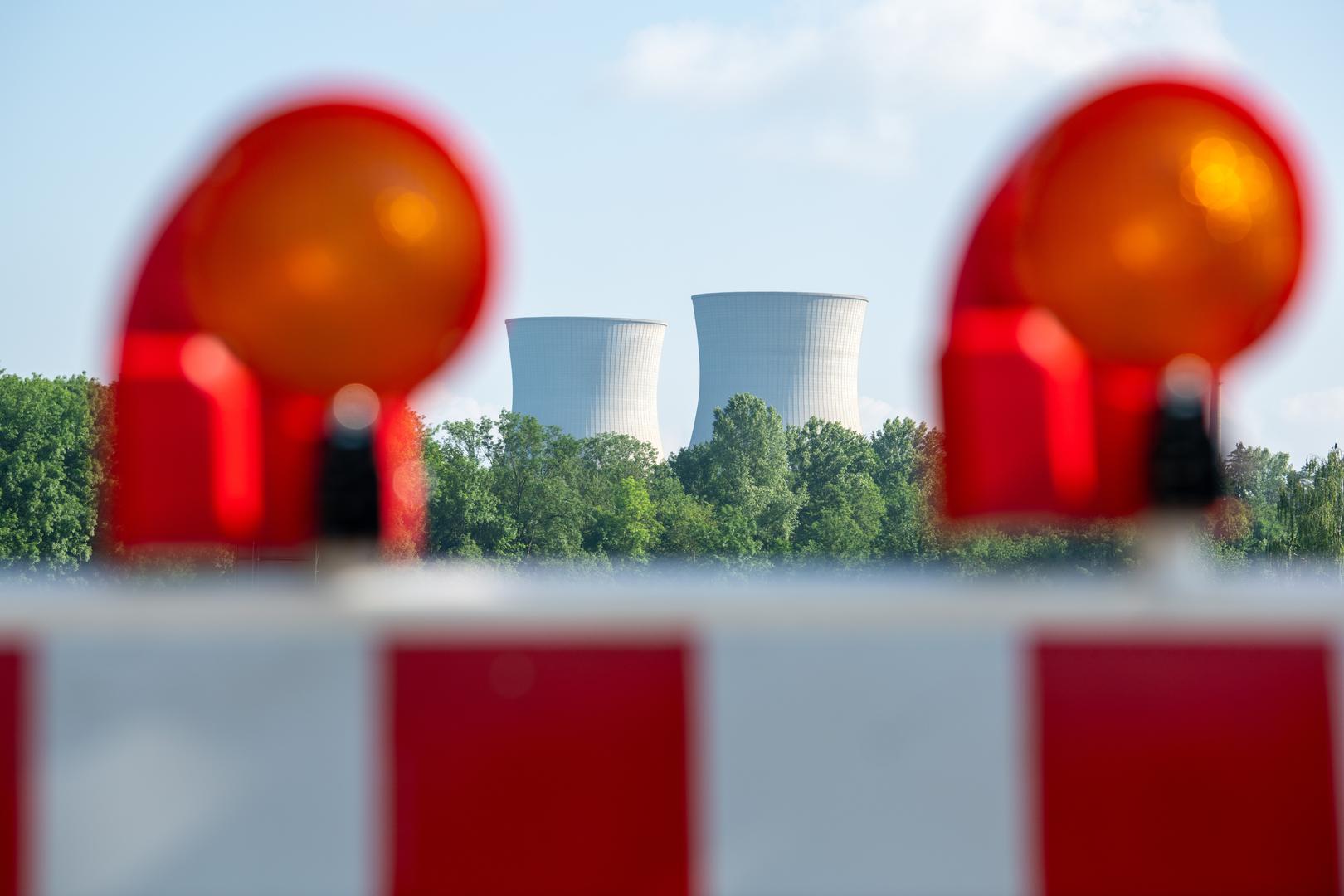 U pokrajini Baden-Wuerttemberg je smrtno stradalo dvoje ljudi. Vlasti smatraju da su poginuli dok su pokušavali ispumpati vodu iz svog podruma. Šest osoba i 22-godišnji vatrogasac i dalje se smatraju nestalima.