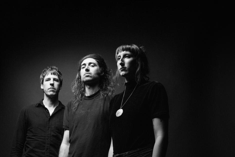 Numb.er prije A Place To Bury Strangers