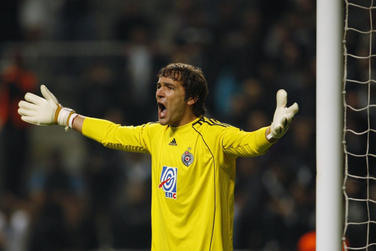 'Partizan Belgrade's goalkeeper Vladimir Stojkovic gestures during their Champions League Group H soccer match against Sporting Braga at the Braga City stadium October 19, 2010. REUTERS/Rafael March