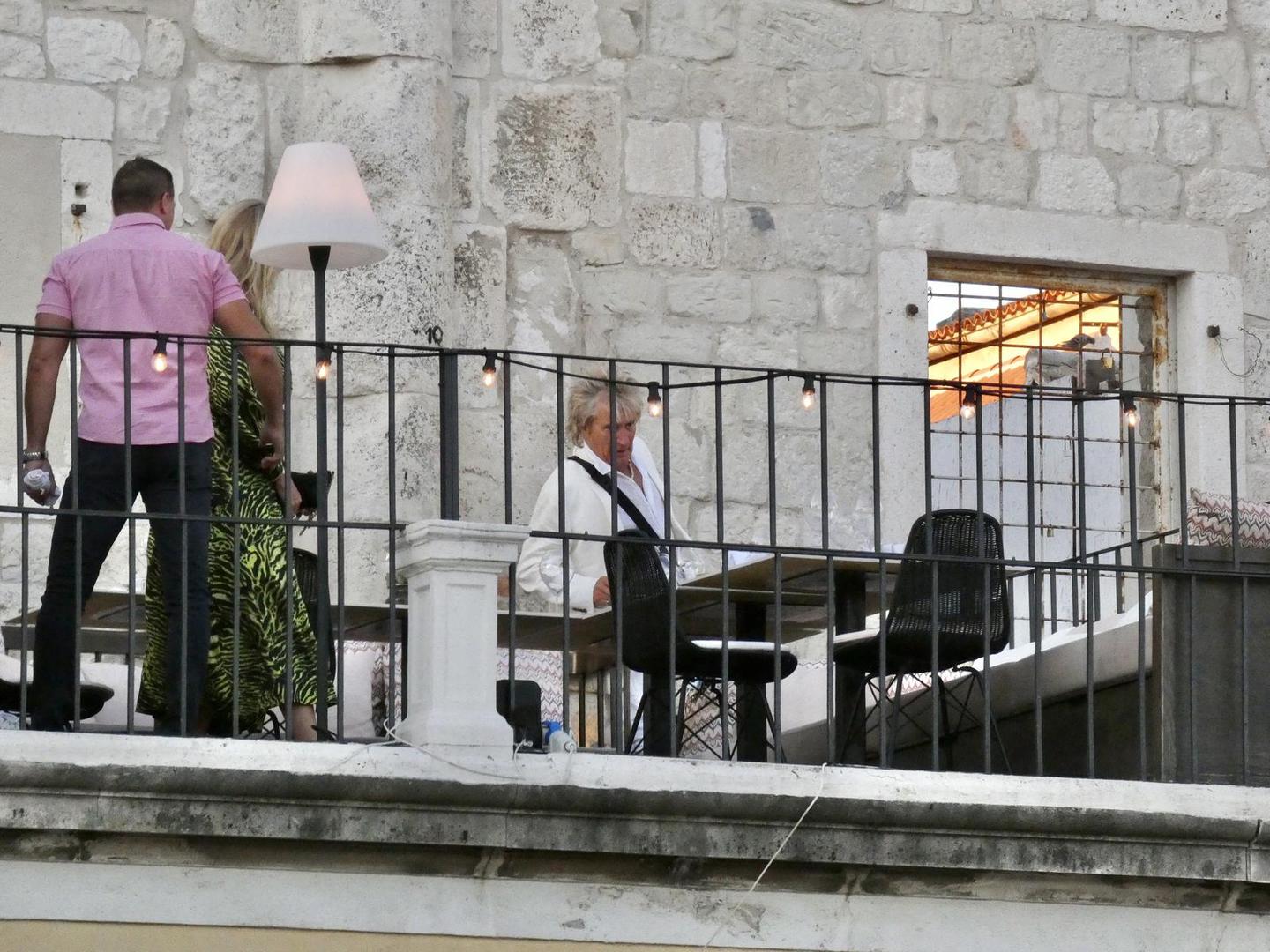 Slavni glazbenik tijekom godina je više puta dolazio u Hrvatsku, a 2024. je u Dubrovniku oženio i sina i to s djevojkom hrvatskih korijena. 