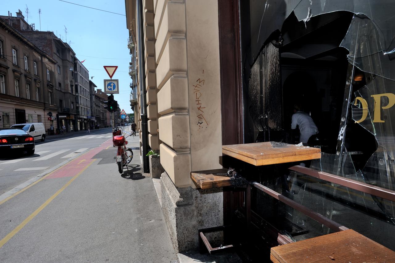08.08.2014., Zagreb - U pozaru izgorio inventar restorana Tip-top.   Photo: Daniel Kasap/PIXSELL