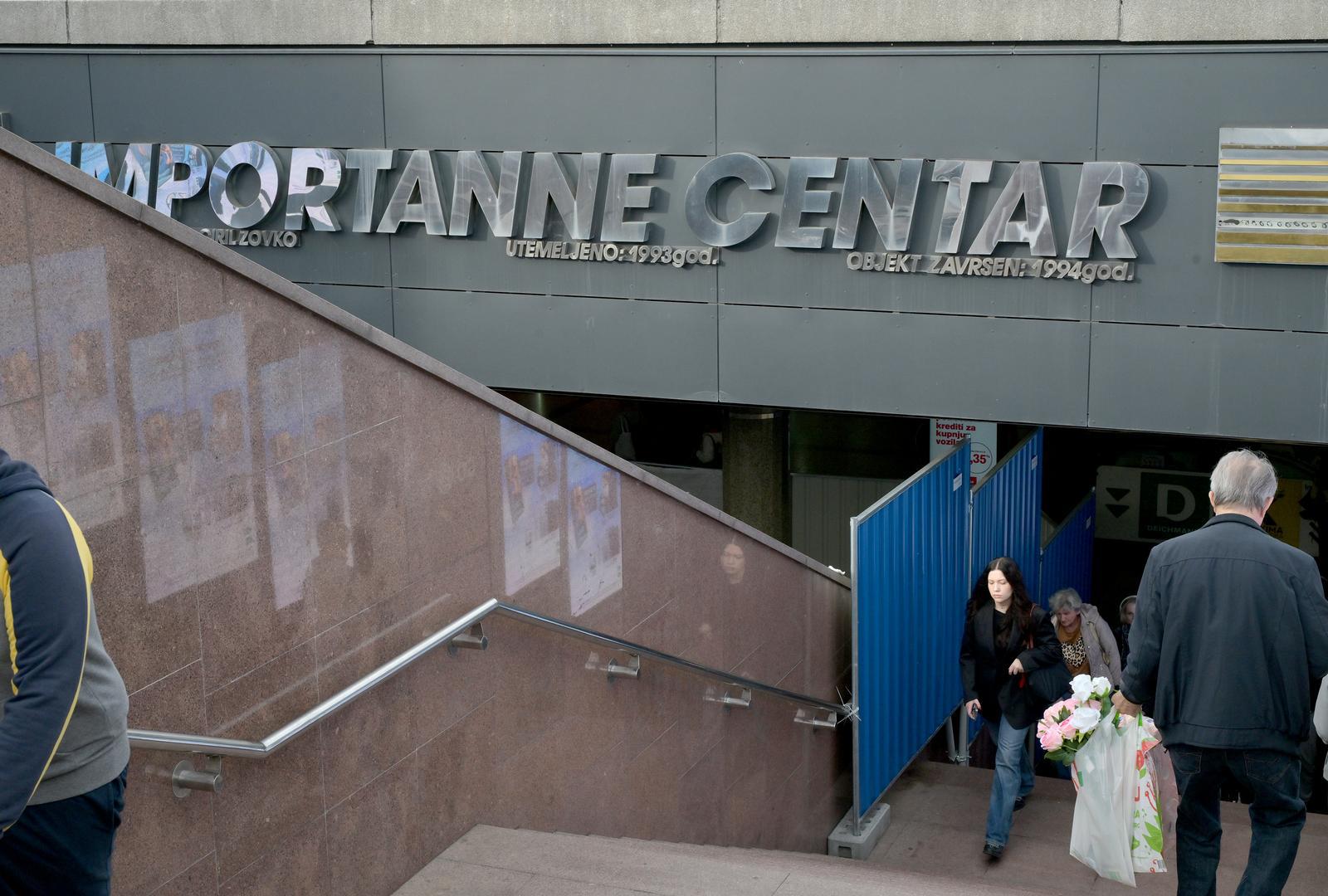 Pokretne stepenice stale su još prije 20 mjeseci, a iako ih je grad prvo mislio popravljati, ipak su se odlučili potpuno ih zamijeniti. 