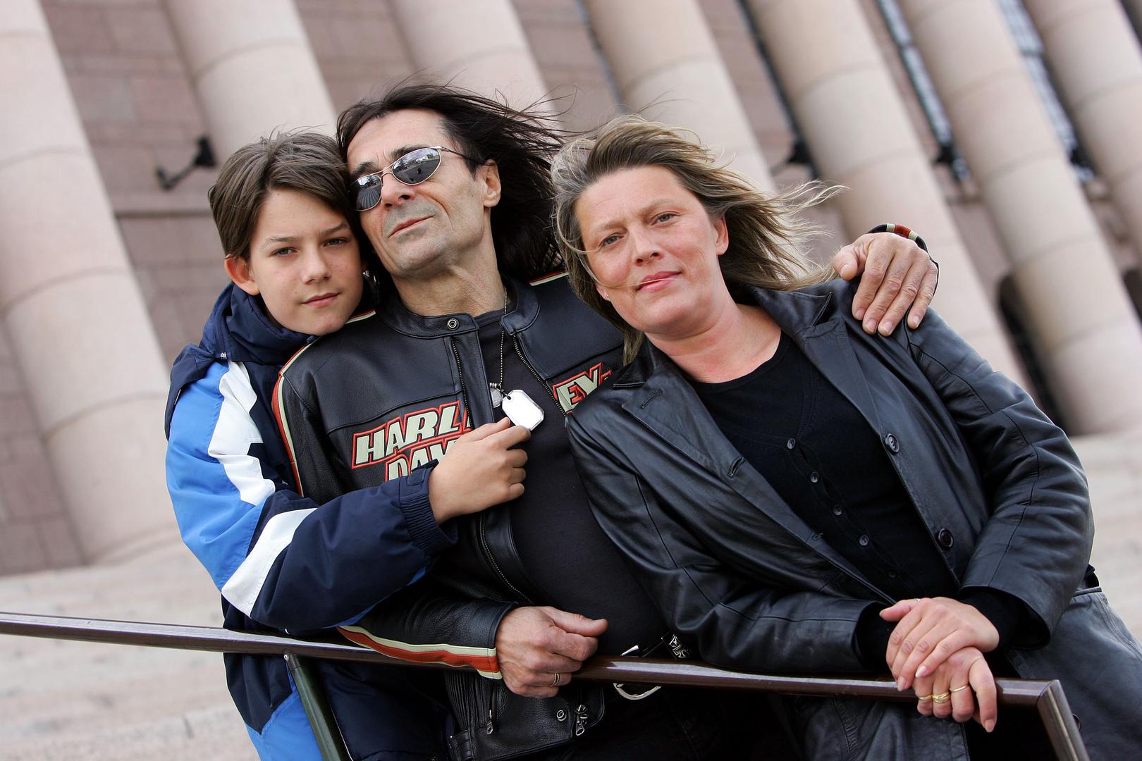 Drugu suprugu Mirjanu upoznao je u dobi od 33 godine; ona je odrasla u Londonu i Stockholmu. S Mirjanom ima sina Reja, kojeg opisuje kao talentiranog za glazbu. 