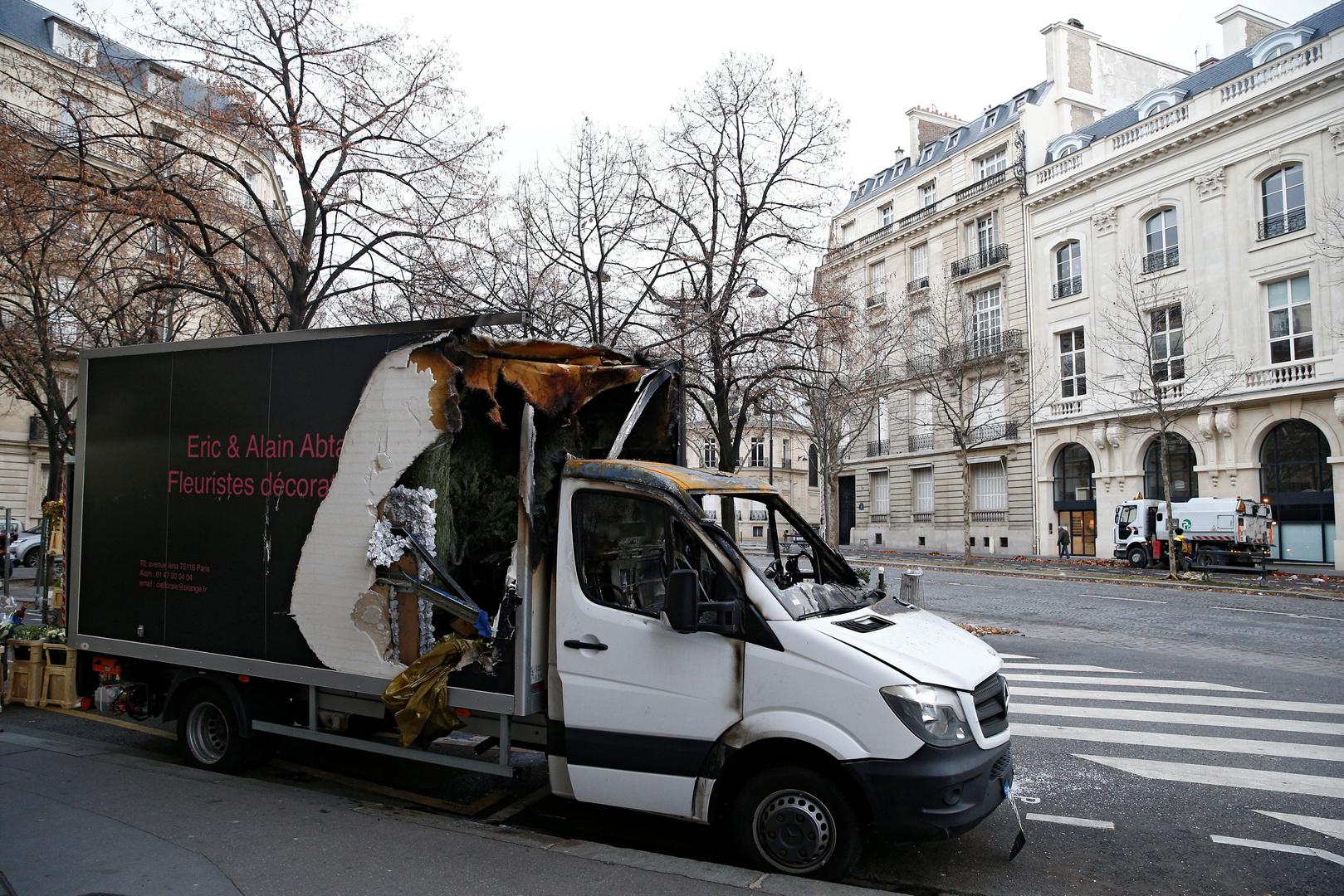 Štete od subotnjih prosvjeda 'žutih prsluka' u Parizu veće su nego tjedan prije kada su oštećene neke od znamenitosti glavnog francuskog grada poput Slavoluka pobjede, objavile su u nedjelju pariške vlasti.