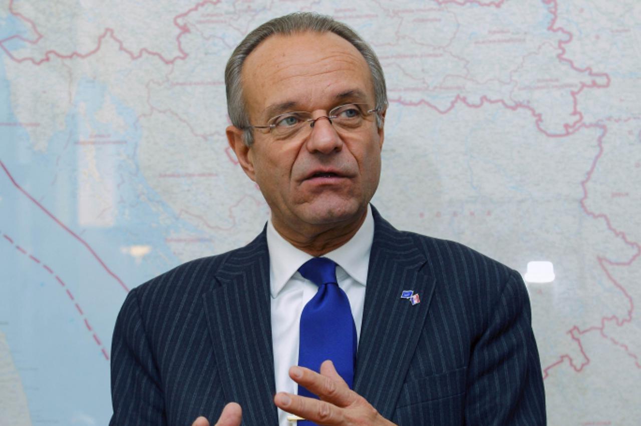 'European Union envoy to Croatia Paul Vandoren talks during an interview with Reuters in Zagreb November 22, 2011.  REUTERS/Nikola Solic (CROATIA - Tags: POLITICS PROFILE)'