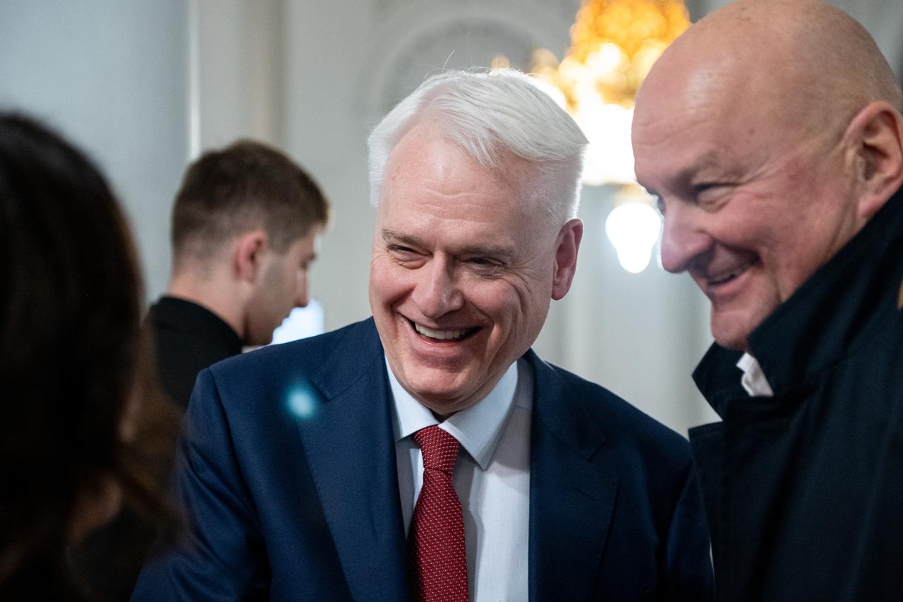 Zagreb: Dolazak poznatih na premijeru baleta Trnoružica