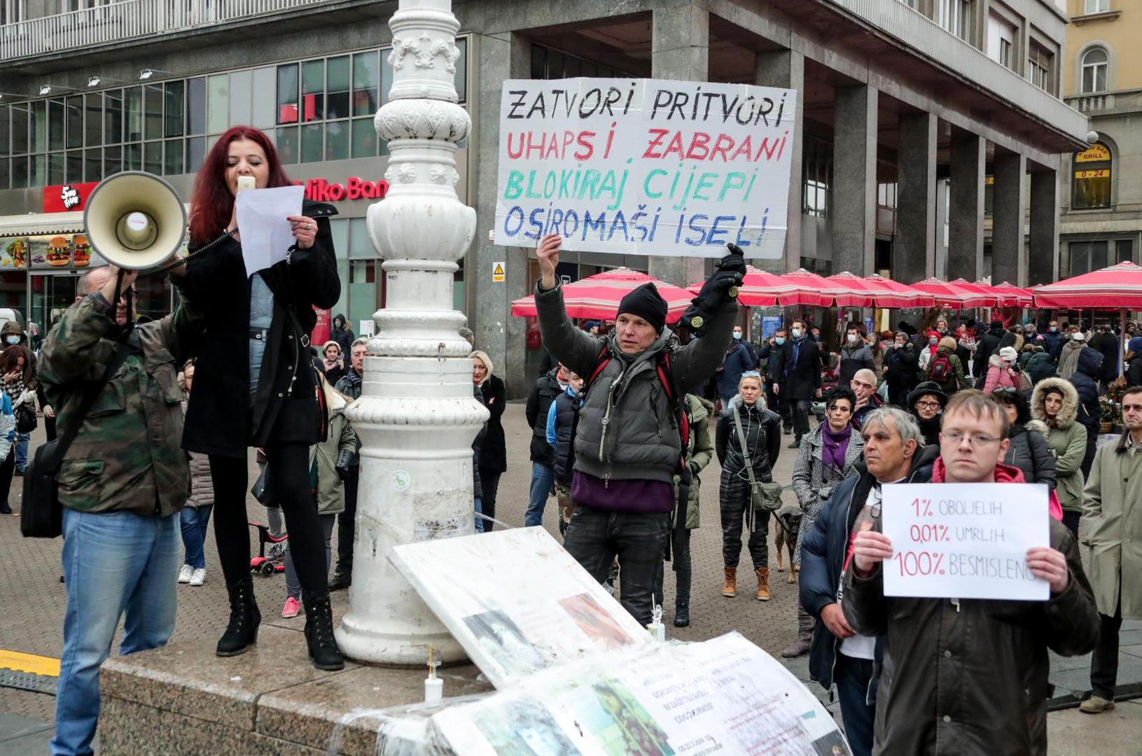 28.11.2020., Zagreb - Na Trgu bana Josipa Jelacica poceo je prosvjed na koji je pozvala Inicijativa Prava i slobode zbog novih mjera. 
Photo: Sanjin Strukic/PIXSELL