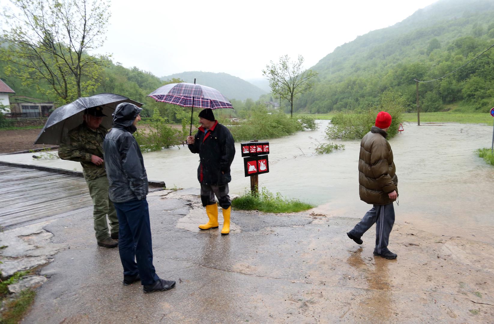Od sredine tjedna očekuje nas i smirivanje kiše pa će u drugoj polovici mjeseca biti sunčanije i suše vrijeme

