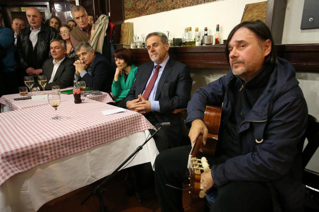 teatar sječanja na Tina Ujevića