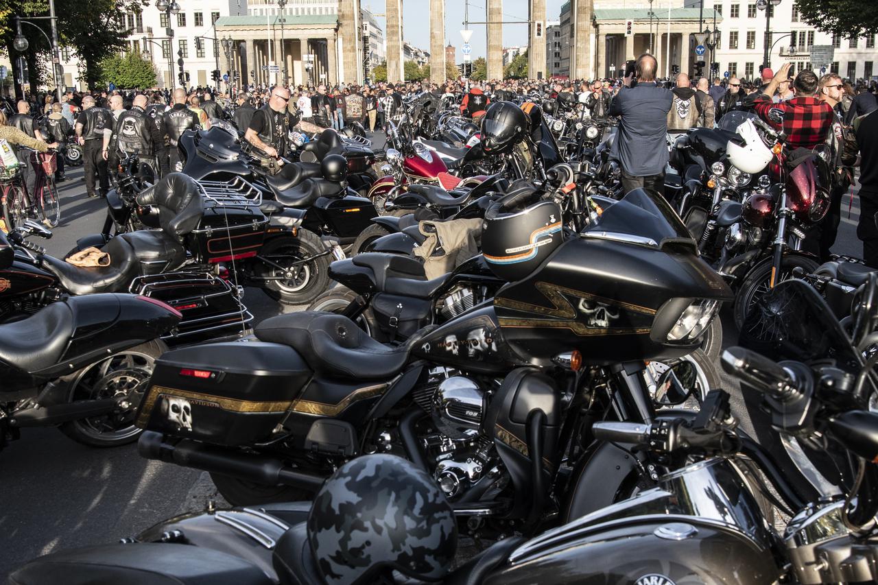 Prosvjed motociklista u Berlinu zbog zabrane znakovlja Hells Angelsa