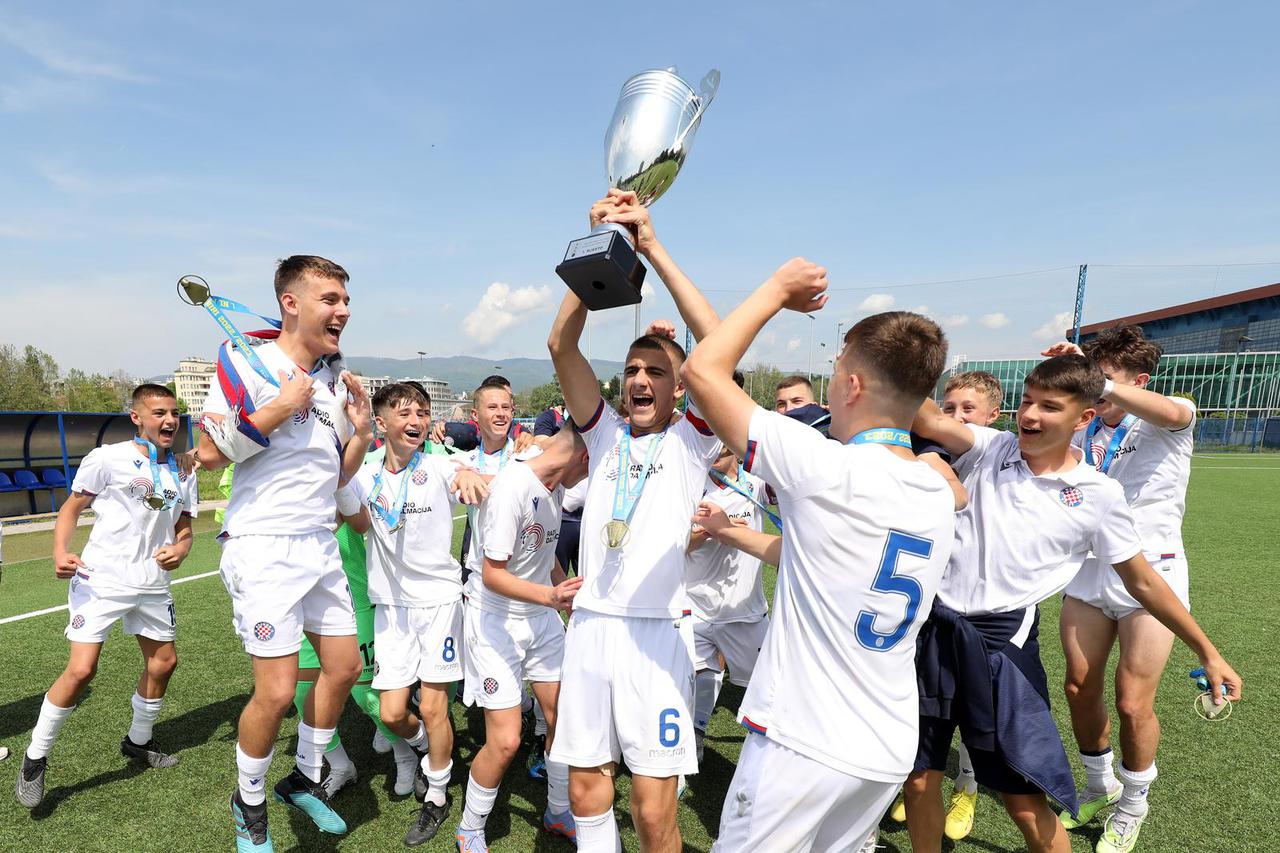 Zagreb: Utakmica pionira Dinama i Hajduka