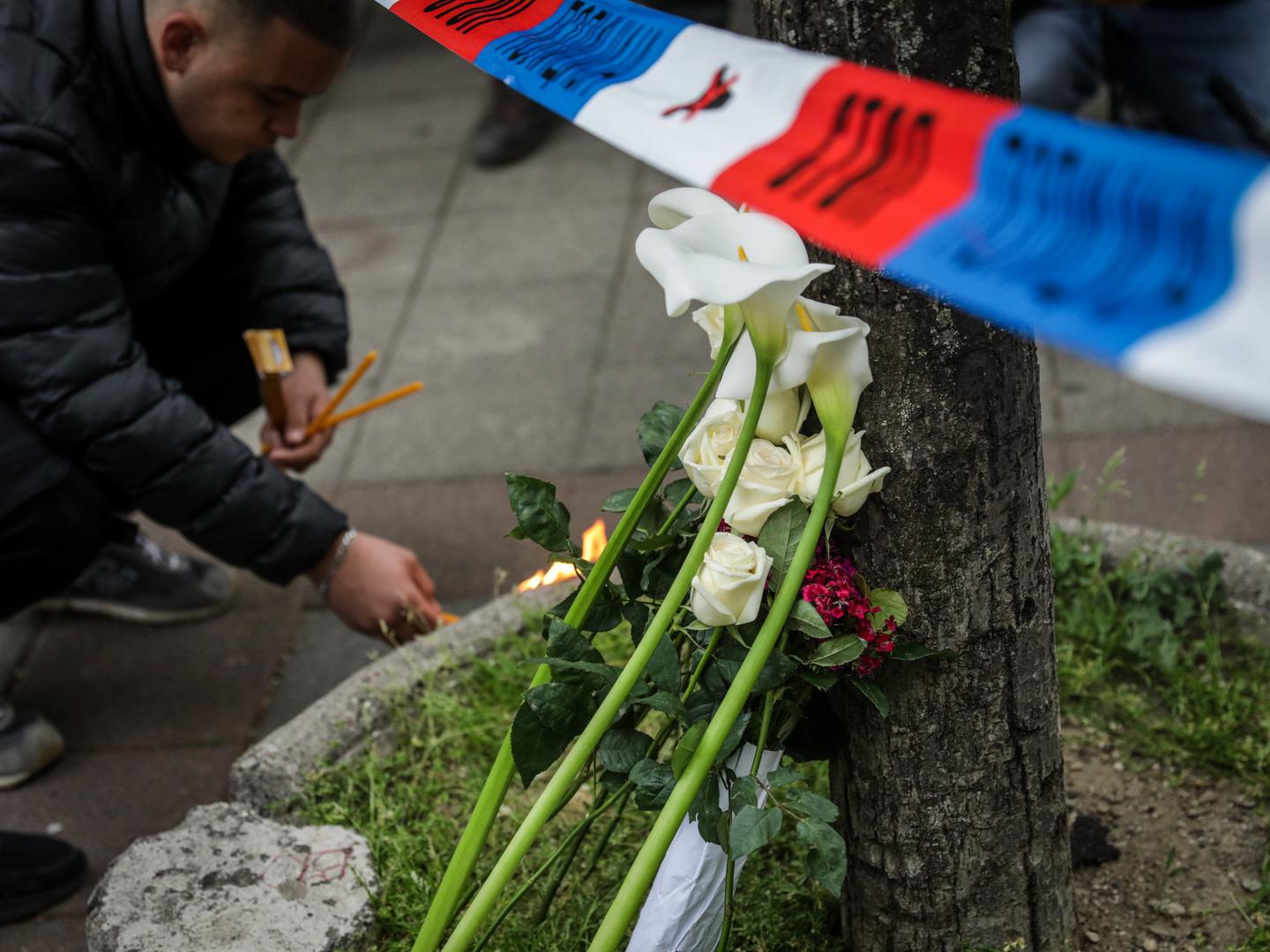 03, May, 2023, Belgrade - Citizens lay flowers and light candles in front of the "Vladislav Ribnikar" Elementary School, where a tragedy occurred this morning when a seventh-grade student killed eight students and a security guard. Photo: M.M./ATAImages

03, maj, 2023, Beograd - Gradjani polazu cvece i pale svece ispred Osnovne skole "Vladislav Ribnikar” gde se jutros desila tragedija kada je ucenik sedmog razreda ubio osam ucenika i radnika obezbedjena. Photo: M.M./ATAImages Photo: M.M./ATAImages/PIXSELL