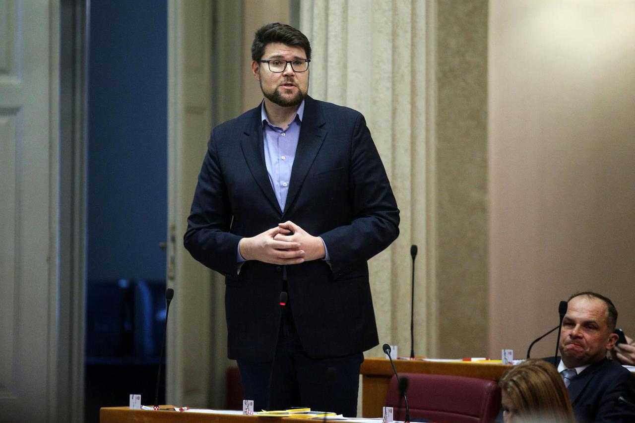 Zagreb: 33 zastupnika traže pokretanje pitanja povjerenja Premijeru