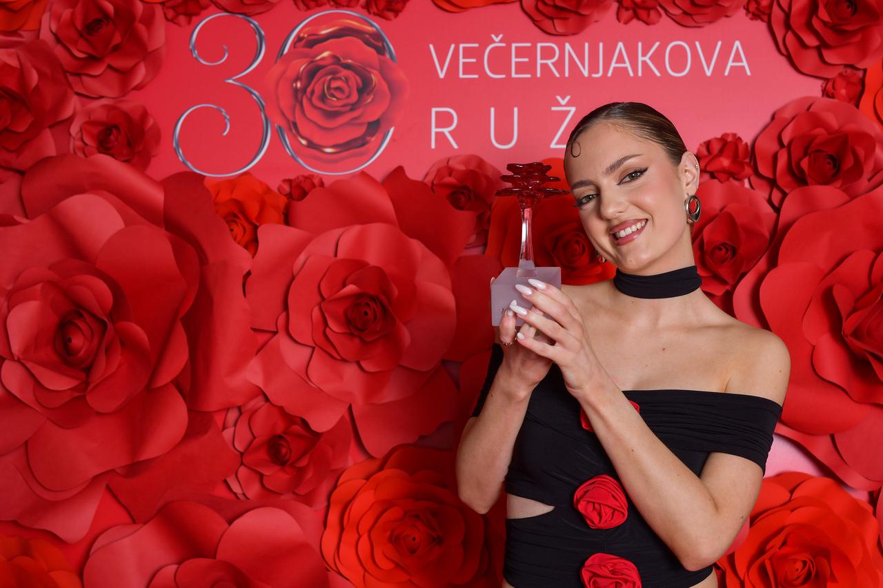 Zagreb: Dobitnici medijske nagrade "Večernjakova ruža" u Hrvatskom narodnom kazalištu