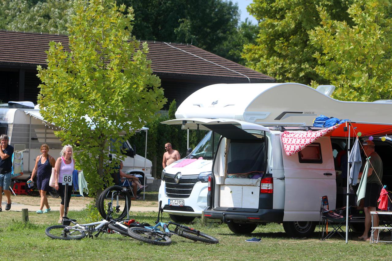 Duga Resa: Autokamp Slapić popunjen je stranim i domaćim turistima