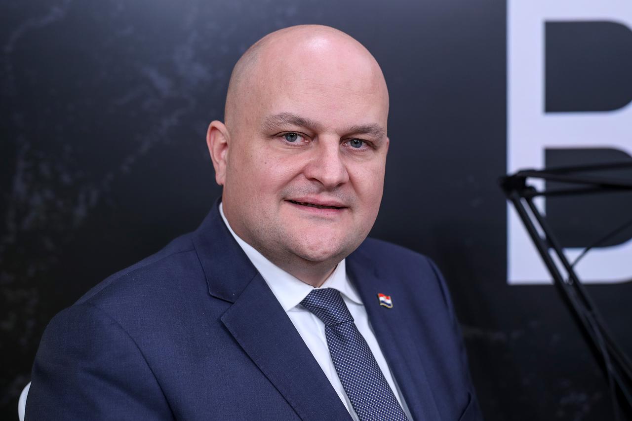 Zagreb: Ministar Šušnjar gostovao u podcastu Bobu bob