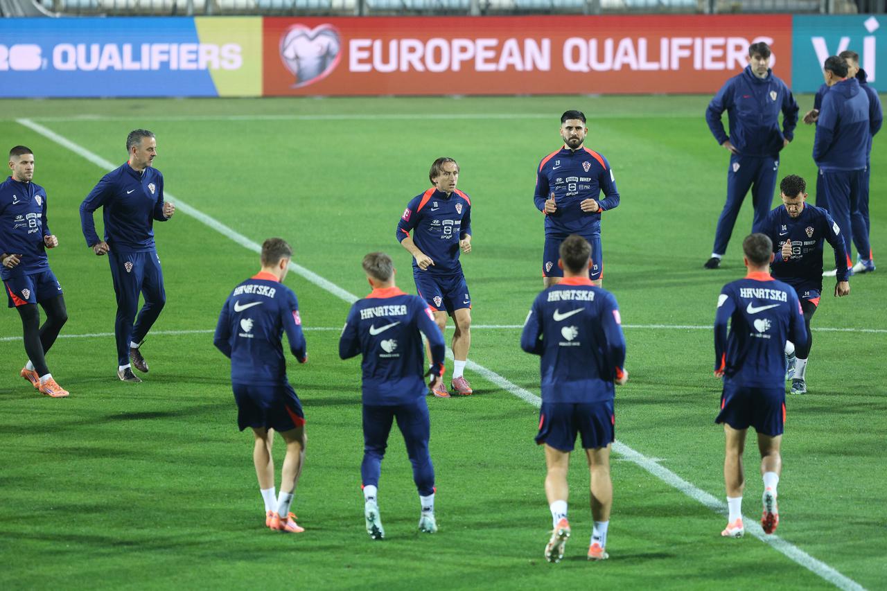 Rijeka: Nogometaši Hrvatski odradili trening uoči utakmice protiv Farskih otoka