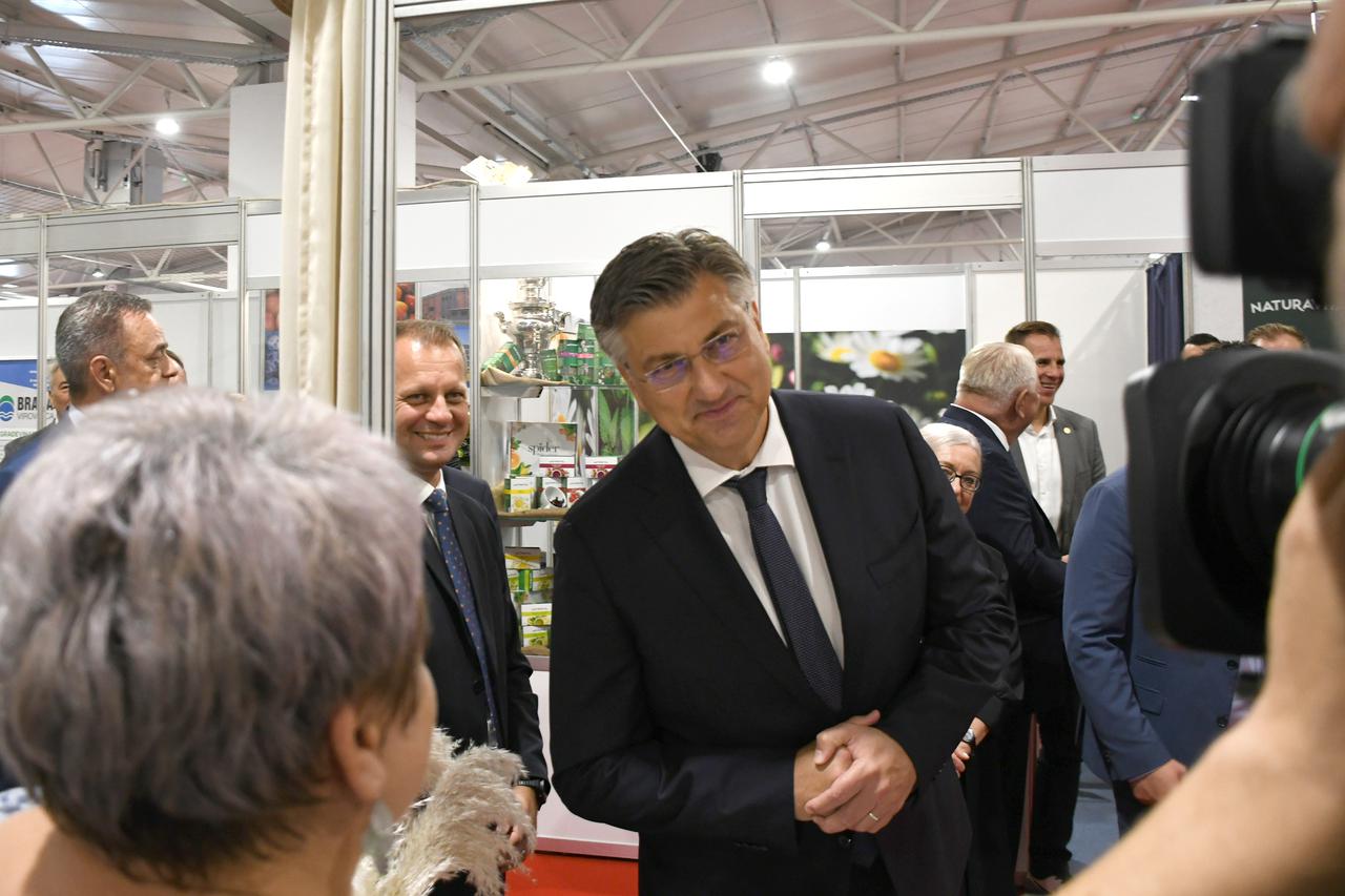 Virovitica: Premijer Plenković posjetio Viroexpo, sajam gospodarstva, obrtništva i poljoprivrede